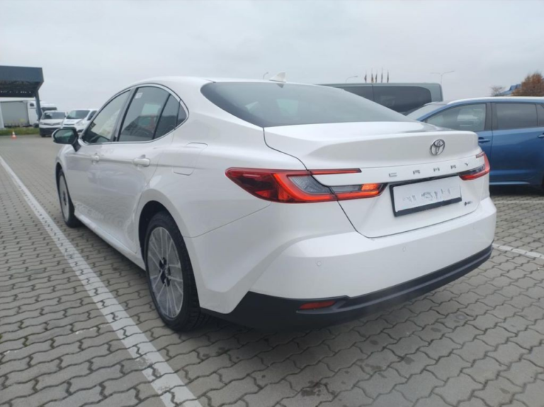 Camry 4