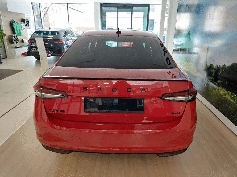 superb sedan 4